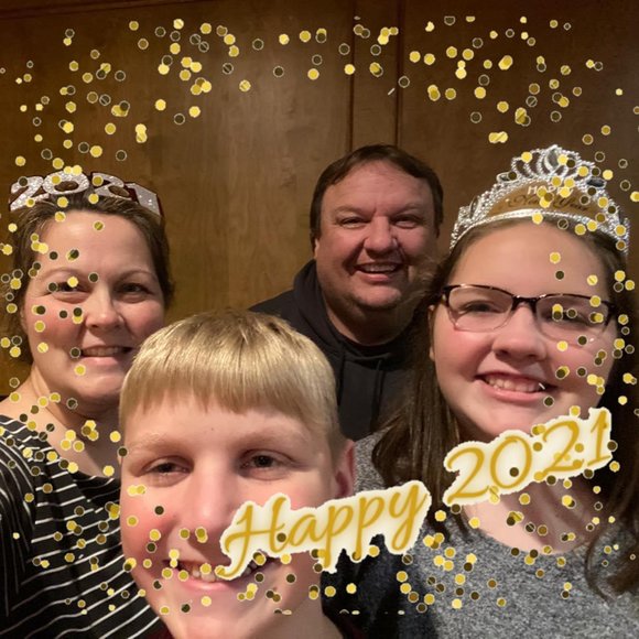 Profile Picture of Lori Bennett (@abwesmom) on Poshmark