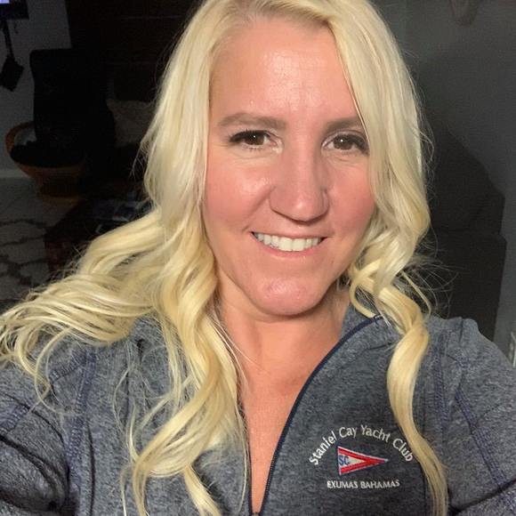 Profile Picture of Jodi Burton (@jlb1976) on Poshmark