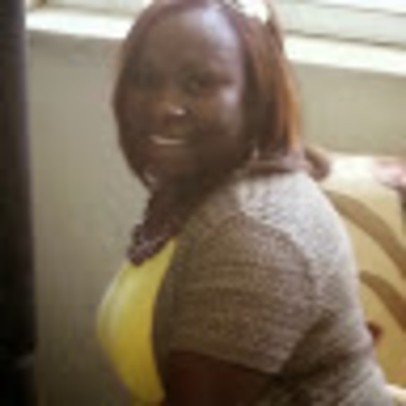 Profile Picture of Suze Dormevil (@sdormevil40) on Poshmark