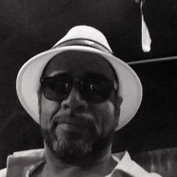 Profile Picture of Darryl Russell (@darryl_russell) on Poshmark