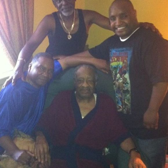 Profile Picture of Leonard Bunbury (@leonardbunbury) on Poshmark