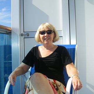 Profile Picture of Elizabeth Main (@elizabeth.main.31) on Facebook