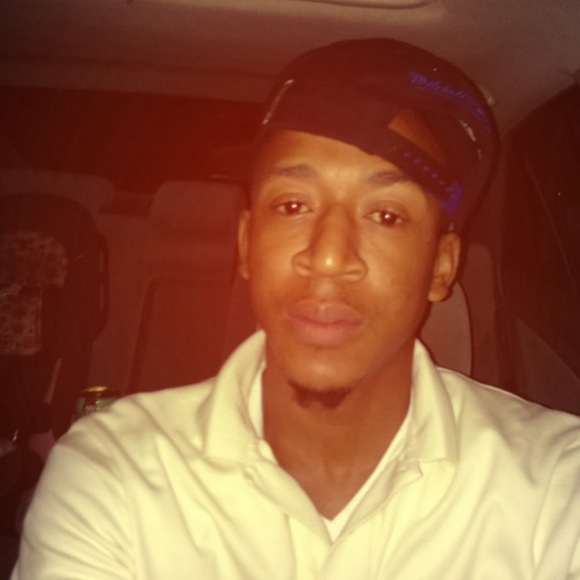 Profile Picture of Aaron Mayers (@popeyehid) on Poshmark