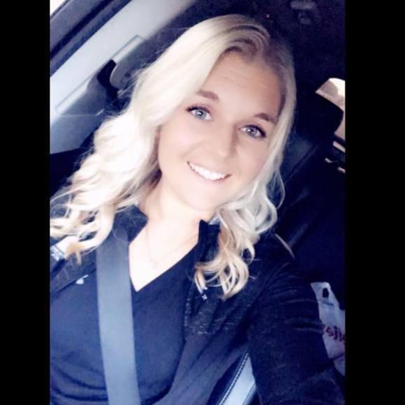 Profile Picture of Breanna Pelloni (@bpelloni13) on Poshmark