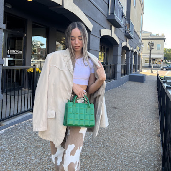 Profile Picture of Daniela Salcedo (@danielasalcdo) on Poshmark