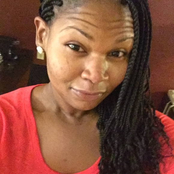 Profile Picture of Christmas Hargrove (@christmaslovesu) on Poshmark