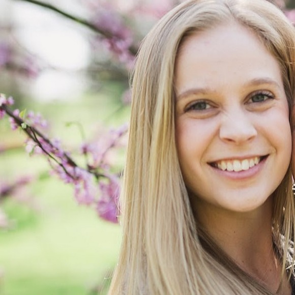 Rachel Tockstein - Poshmark Profile Picture of Rachel Tockstein (@rtockstein) on Poshmark