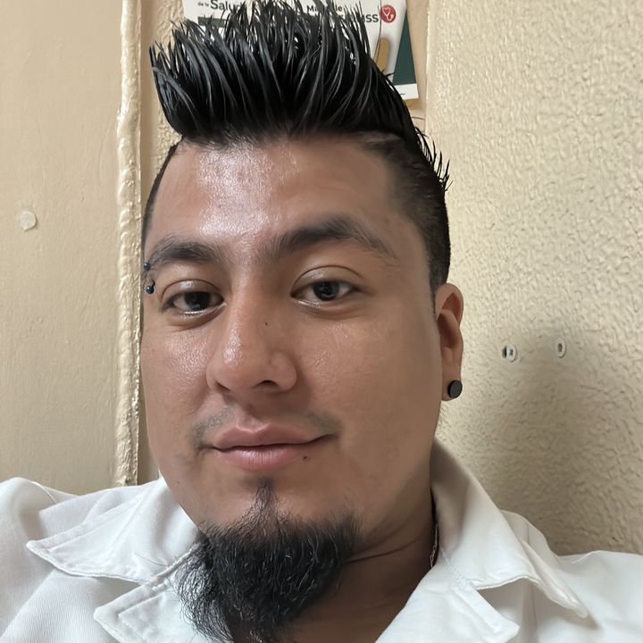 Profile Picture of AlexGlonder (@glonder) on Tiktok
