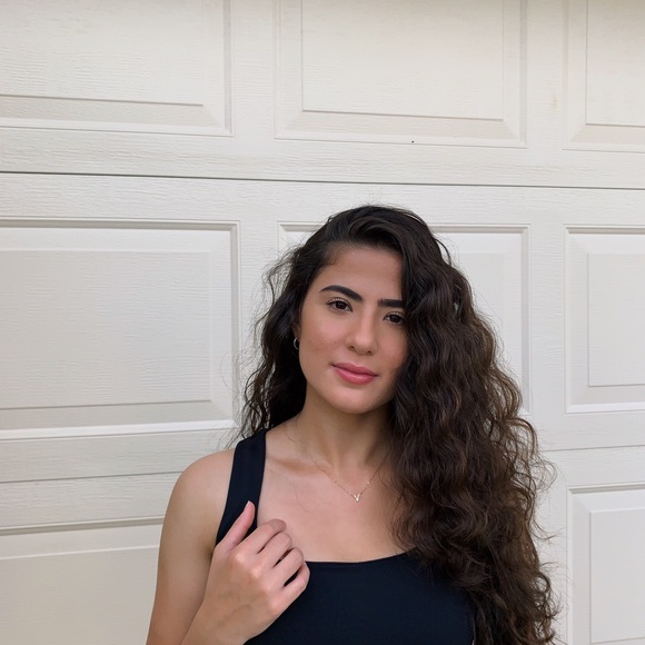Profile Picture of Victoria Gabriela (@victoriagabrie) on Poshmark