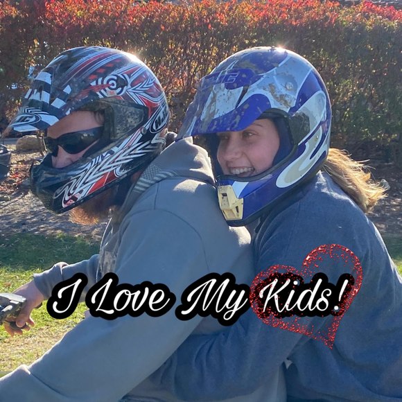 Profile Picture of Melissa Bydalek (@mbydalek) on Poshmark