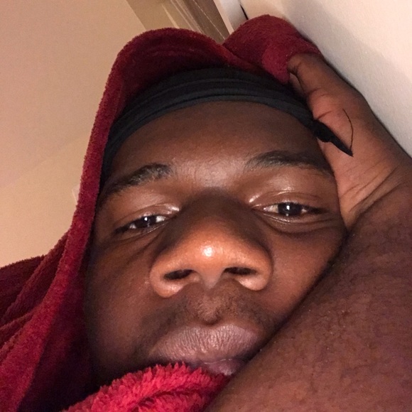 Profile Picture of Keon Moore (@keyedrip) on Poshmark