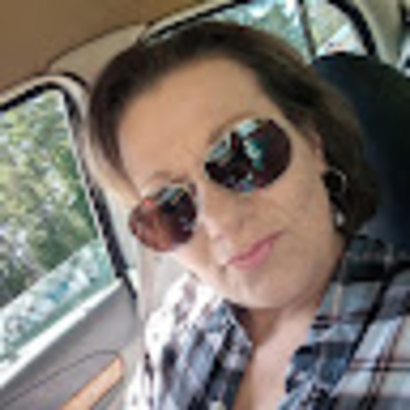 Profile Picture of Tabatha Horlacher (@t_horlacher) on Poshmark