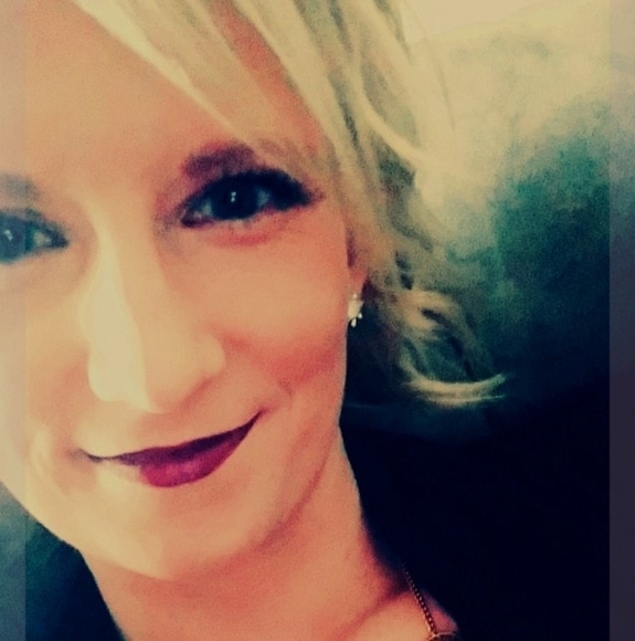 Profile Picture of Jordyn Rae (@jordynraeross) on Poshmark