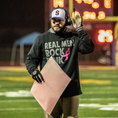 Profile Picture of Russell Ellis (@COACH_ELLIS11) on Twitter