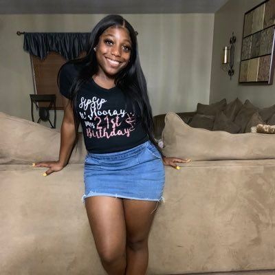 Profile Picture of Tia P. ✨ (@justlovetia) on Twitter