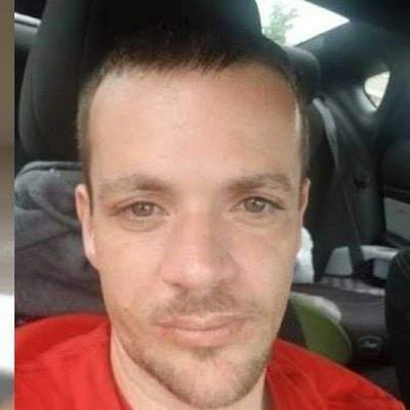 Profile Picture of Dustin Ritchie (@dustin_ritchie) on Poshmark