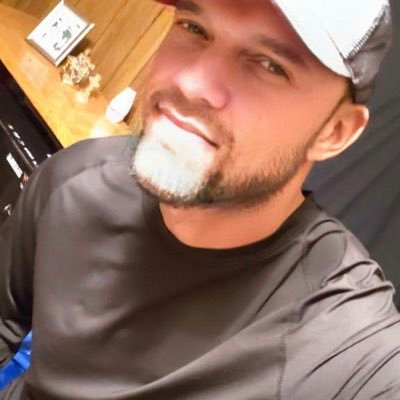 Profile Picture of Josh Labbe (@RealJoshLabbe) on Twitter