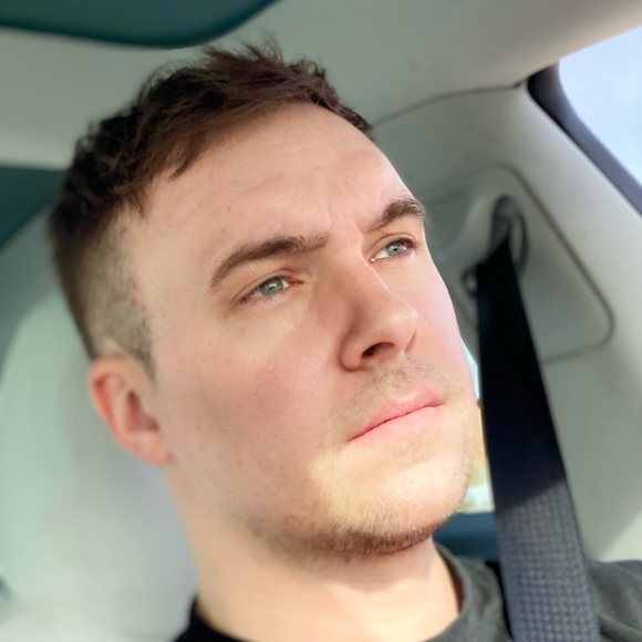 Profile Picture of Gavin Gillette (@ilikeobjects) on Poshmark