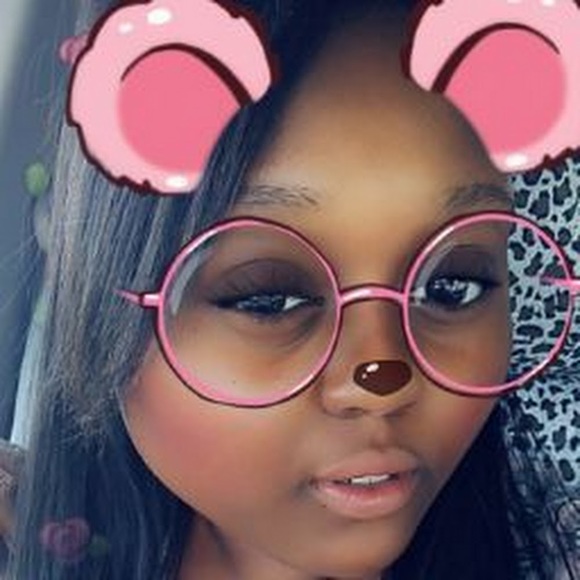 Profile Picture of Shakisha Clacema (@shakishaclacema) on Poshmark
