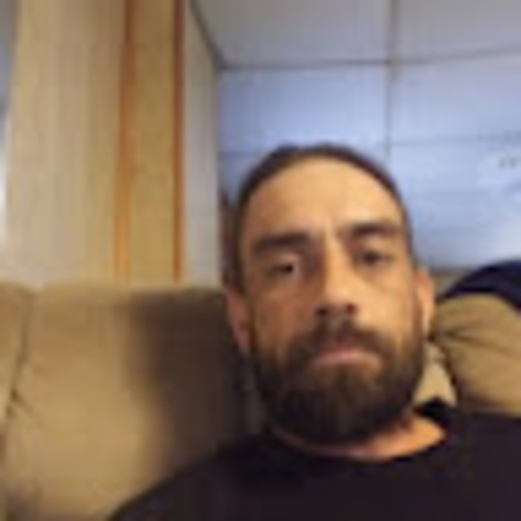 Profile Picture of Michael Emigh (@michaelemigh515) on Poshmark