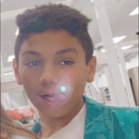 Profile Picture of Mario Gallo (@mariogqllo) on Poshmark