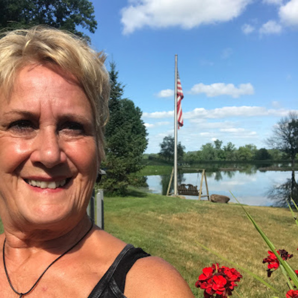 Profile Picture of Jane Kernel (@jkernel45) on Poshmark