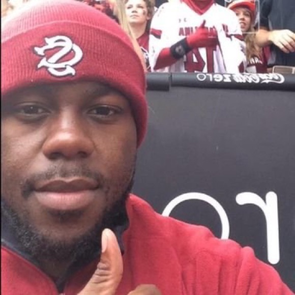 Sherman Glover - Poshmark Profile Picture of Sherman Glover (@shermanglover) on Poshmark