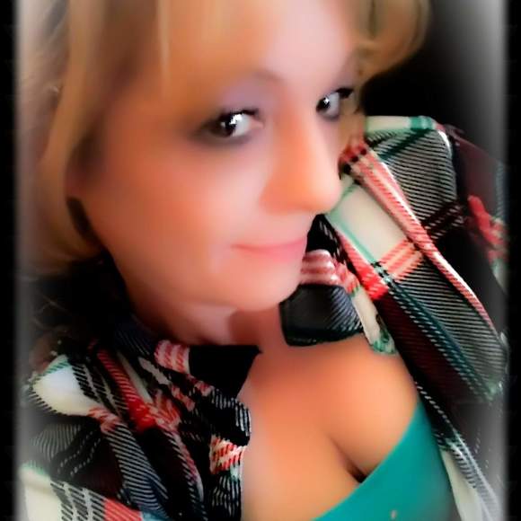 Profile Picture of Barbara Sandefur (@barbarasandefur) on Poshmark