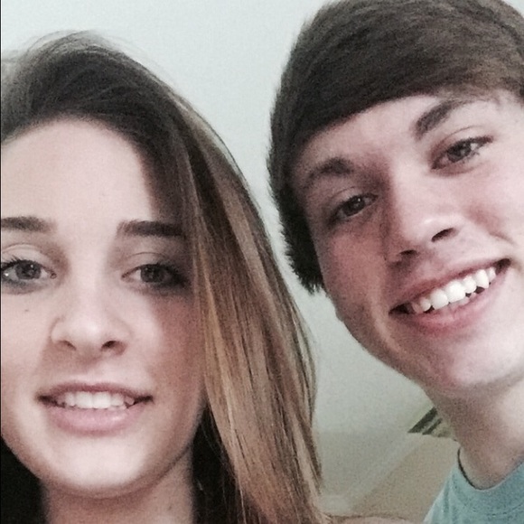 Profile Picture of Katie Conoley (@kconoley) on Poshmark