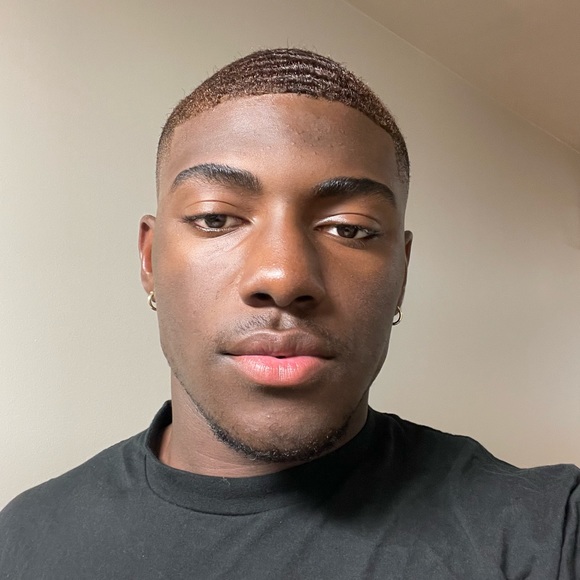 Profile Picture of Gabriel Daniels (@_boogi3) on Poshmark