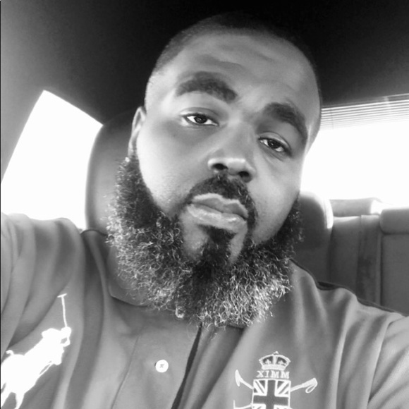 Willie Nauling - Poshmark Profile Picture of Willie Nauling (@wnauling02) on Poshmark