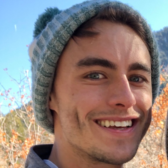 Profile Picture of Colin Geary (@cgeary97) on Poshmark