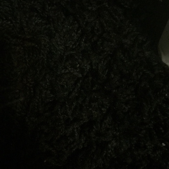 Profile Picture of Briana Deveaux (@simoneb1998) on Poshmark