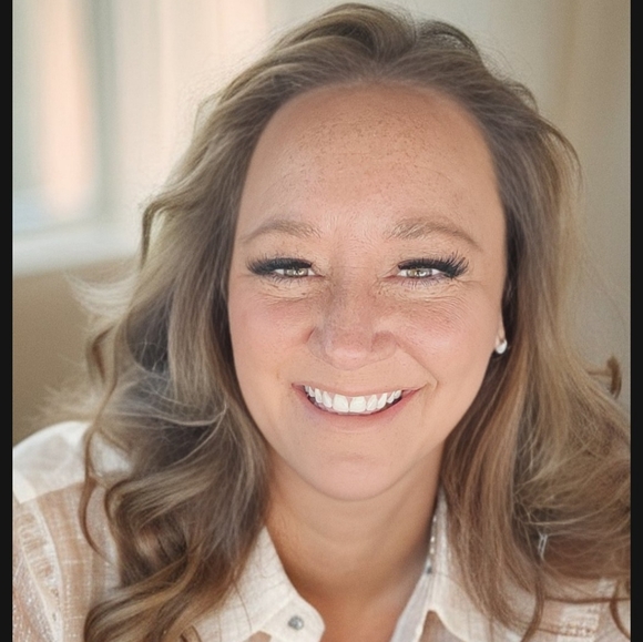 Profile Picture of Alice Haymon (@ahaymon39) on Poshmark