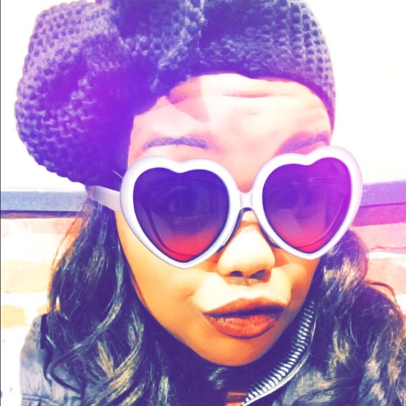 Profile Picture of Chloe Martin (@sholay85) on Poshmark