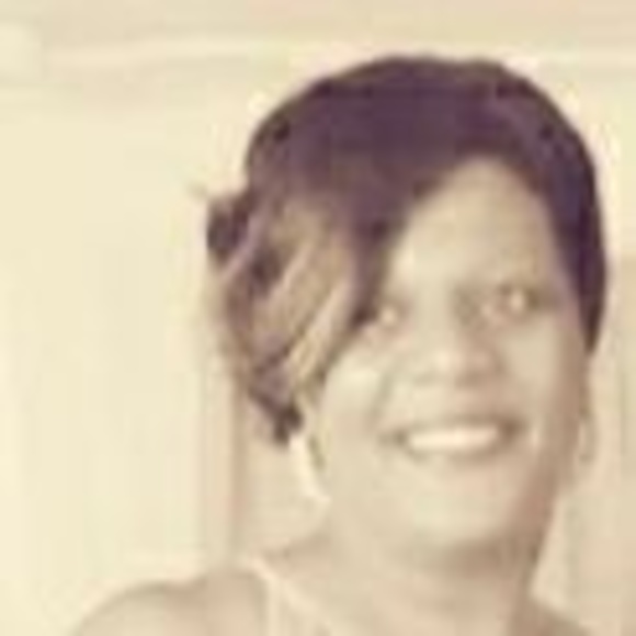 Profile Picture of Shawna Mcclure (@shawna_mcclure) on Poshmark