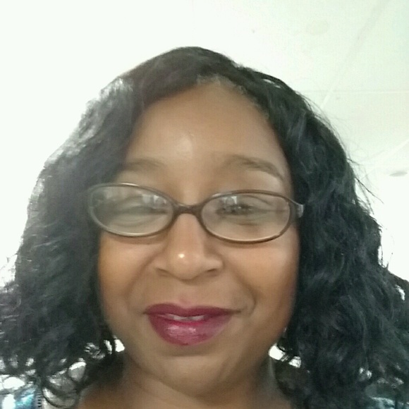 Profile Picture of Loretta Womack (@lorettawomack8) on Poshmark