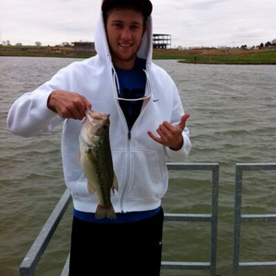 Profile Picture of Drew Cox (@DrewdasaurusRex) on Twitter