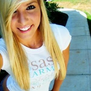 Profile Picture of Julia Jonson (@julia__rocks) on Twitter