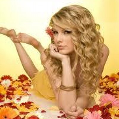 Profile Picture of Moe (@Alice_rose8) on Twitter