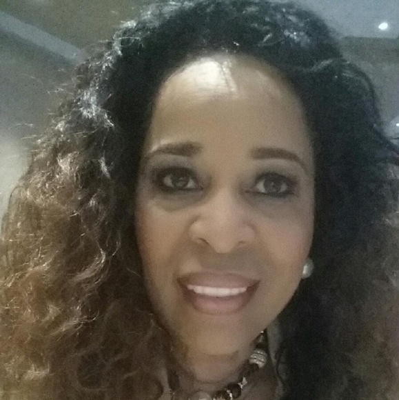 Profile Picture of Val Madgett (@valmadgett) on Poshmark