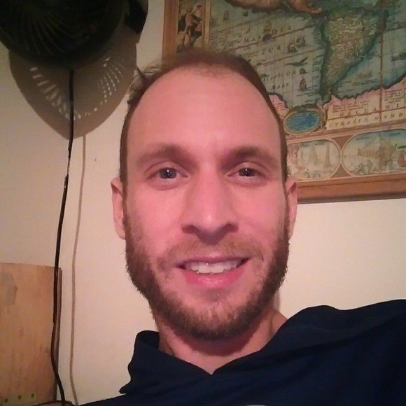Profile Picture of Larry Mackey (@larrymackey226) on Poshmark