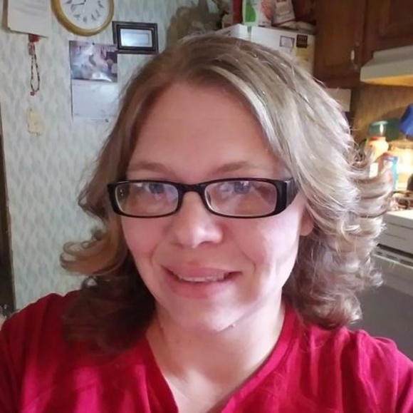 Profile Picture of Jolene Trigger (@triggerjolene) on Poshmark