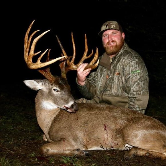 Profile Picture of Tyler Green (@tgreen7777) on Poshmark