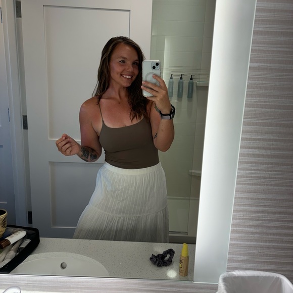 Profile Picture of Jessi Trauner (@jessi_place) on Poshmark