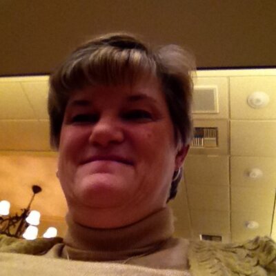 Profile Picture of MaryEllen Roberts (@RobertsNP) on Twitter