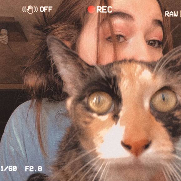 Profile Picture of Cheyenne Poje (@cheypoje) on Poshmark