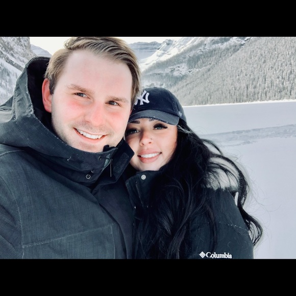 Profile Picture of Cassidy Theroux (@cassidyt1830) on Poshmark