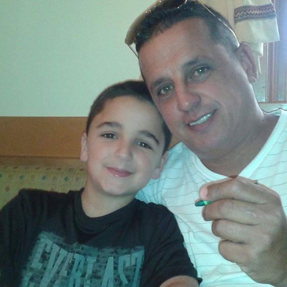 Profile Picture of Luis Estevez (@luisestevez874) on Poshmark