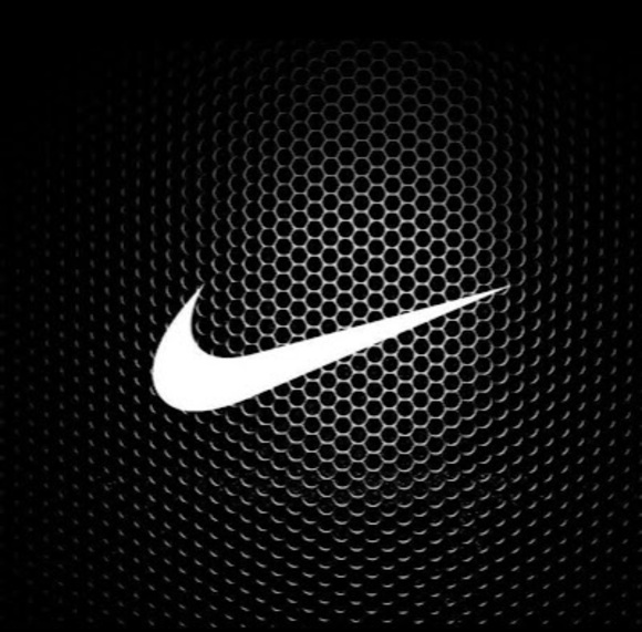 Profile Picture of Aaron Fernandez (@aaron13odell) on Poshmark